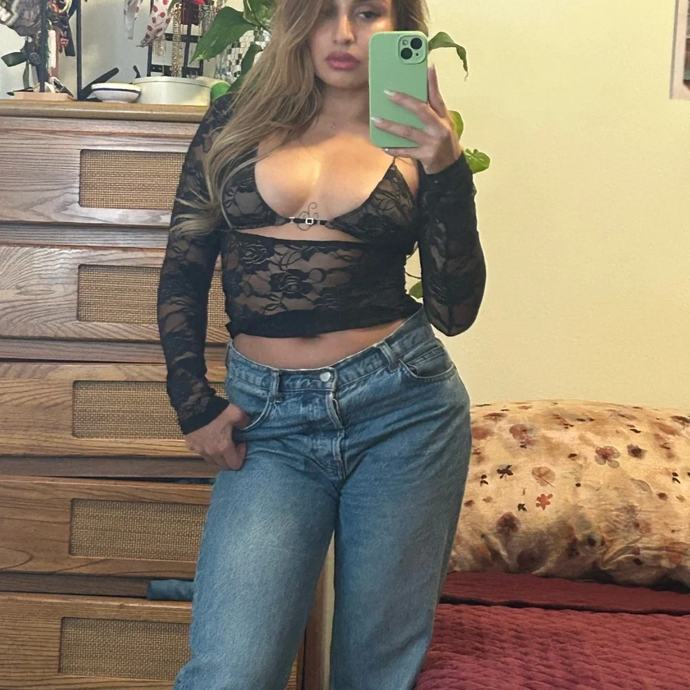 Tiger Mist Black Lace Crop Top - Picture 6 of 7